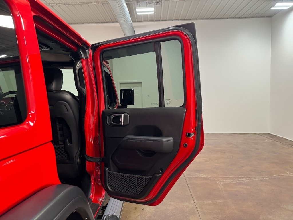 2021-jeep-wrangler-rubicon-4xe (43)