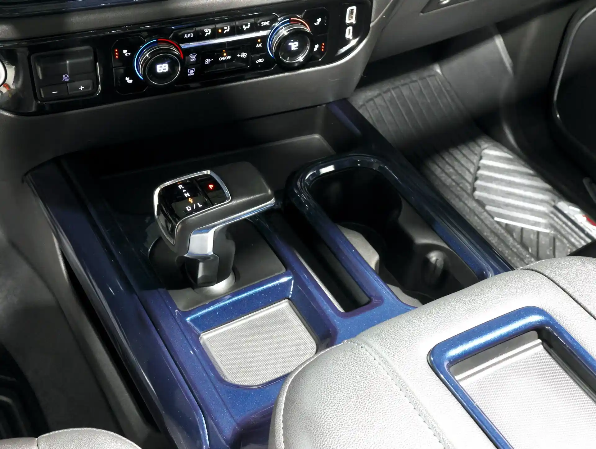2022-chevrolet-silverado-1500-lt-trail-boss-rough-country-for-sale-addison-il-24