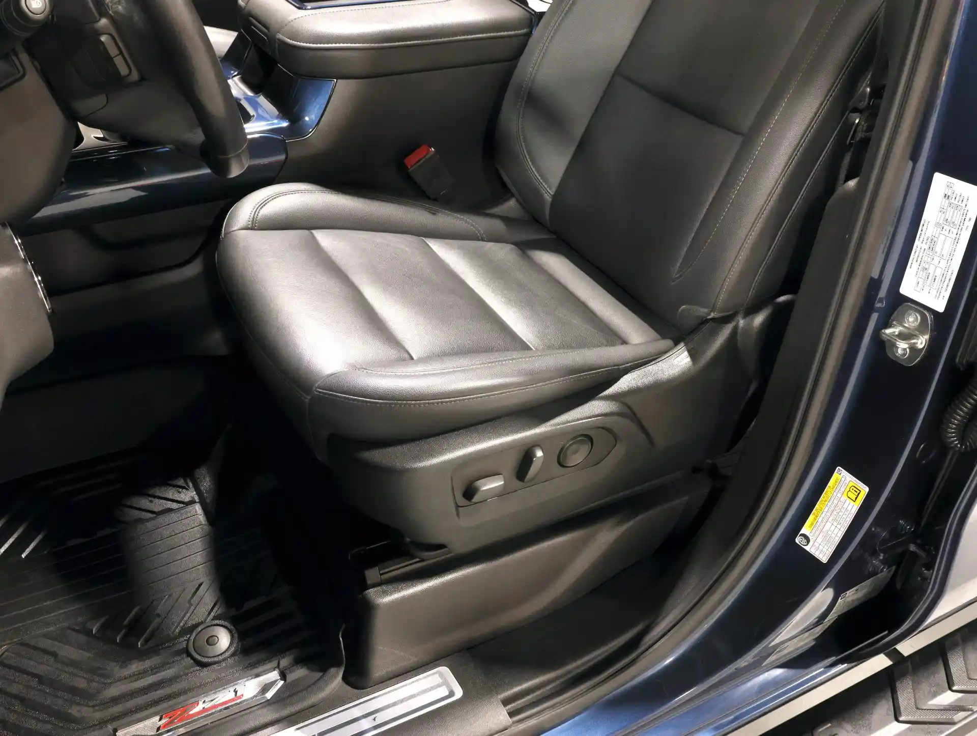 2022-chevrolet-silverado-1500-lt-trail-boss-rough-country-for-sale-addison-il-36