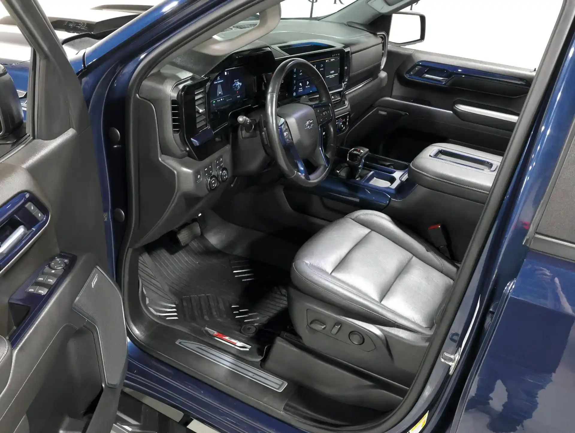 2022-chevrolet-silverado-1500-lt-trail-boss-rough-country-for-sale-addison-il-37