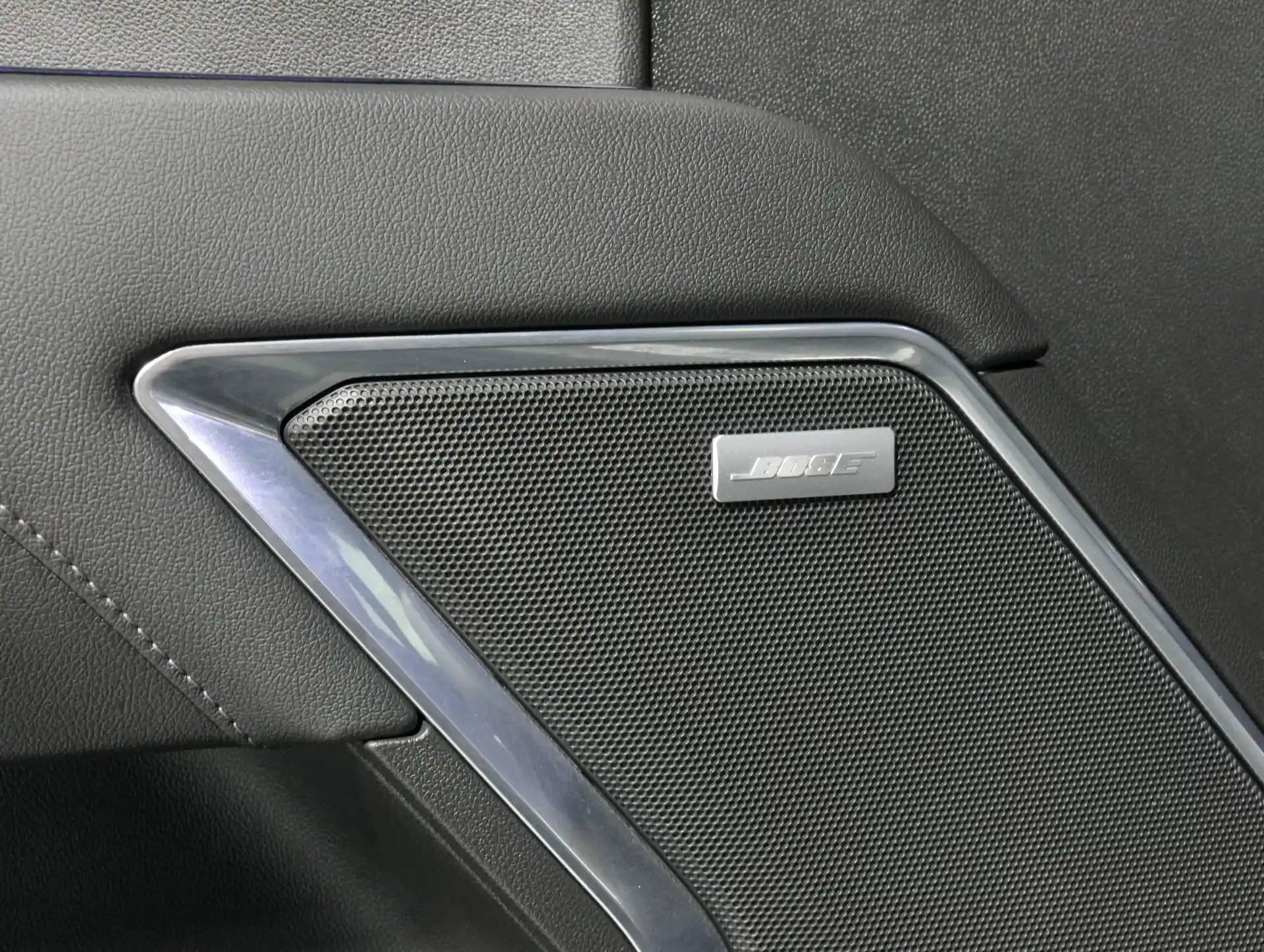 2022-chevrolet-silverado-1500-lt-trail-boss-rough-country-for-sale-addison-il-43