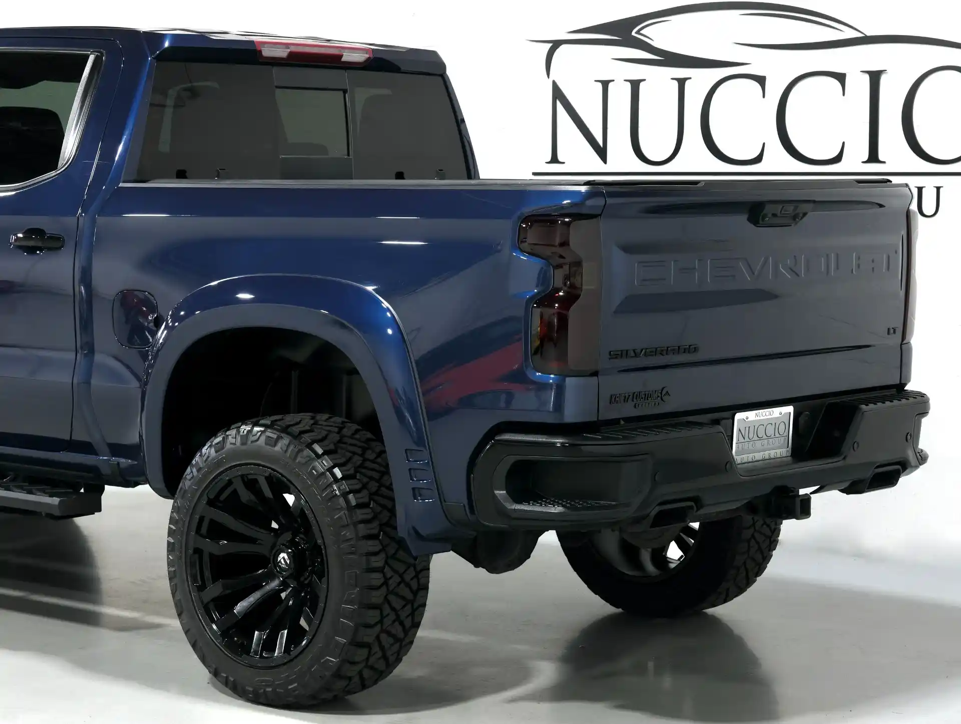 2022-chevrolet-silverado-1500-lt-trail-boss-rough-country-for-sale-addison-il-6