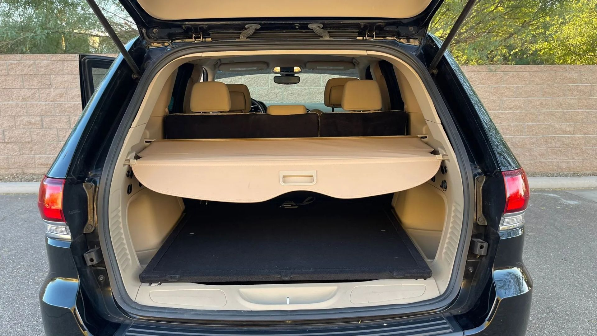 2022-jeep-grand-cherokee-laredo-e-for-sale-tucson-az-24