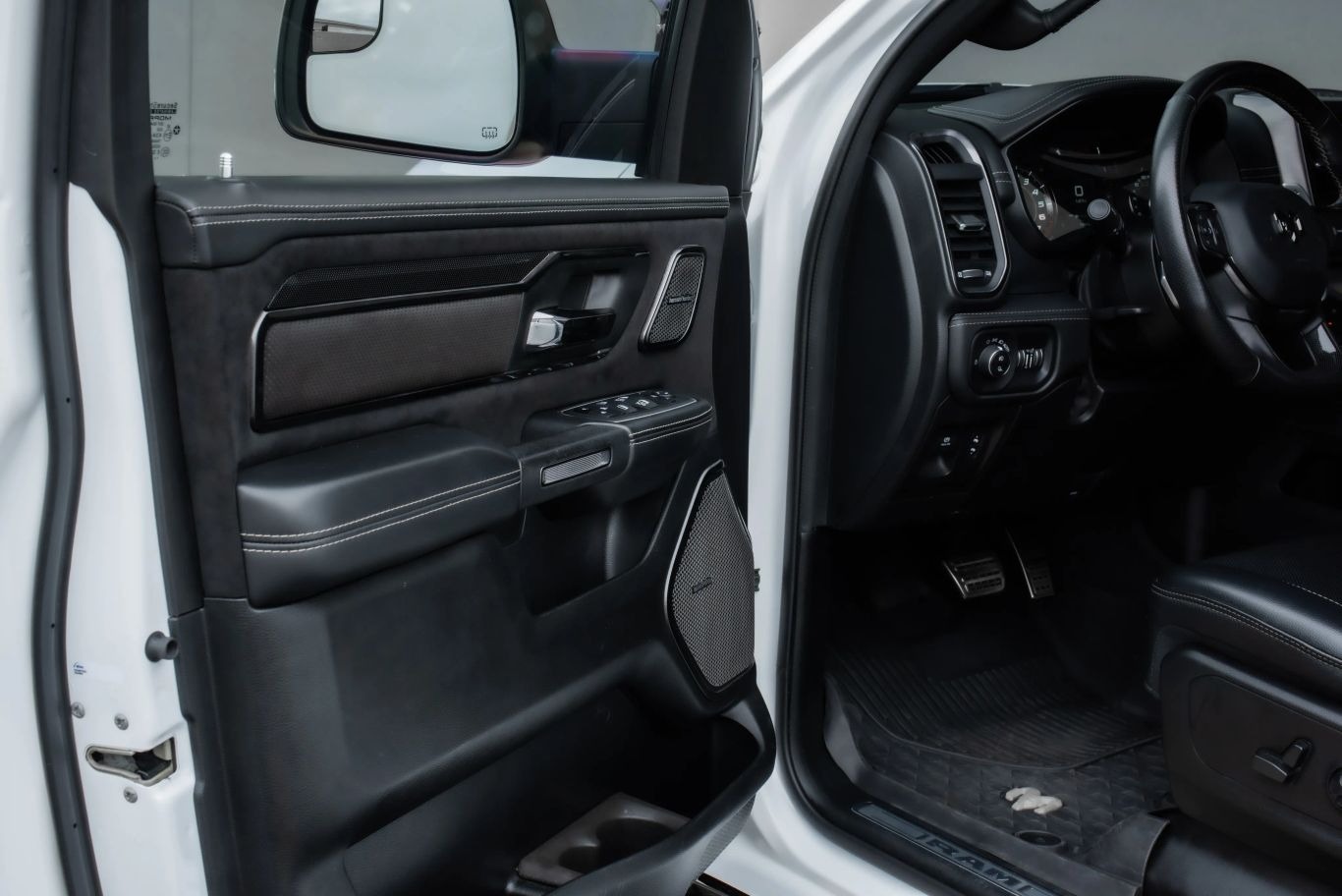 2022-ram-1500-trx-for-sale-obzu-costa-mesa-ca-14
