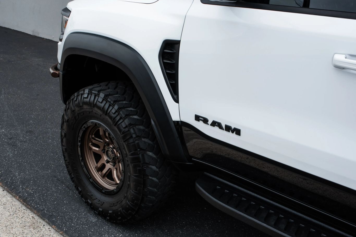 2022-ram-1500-trx-for-sale-obzu-costa-mesa-ca-26