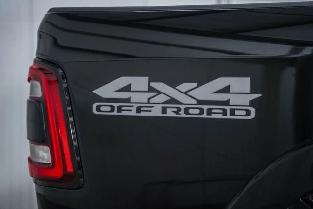 2022-ram-2500-laramie-modified (36)