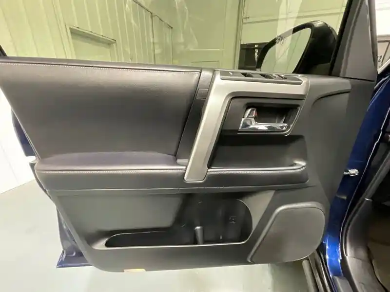 2022-toyota-4runner-sr5-for-sale-gladstone-or-31