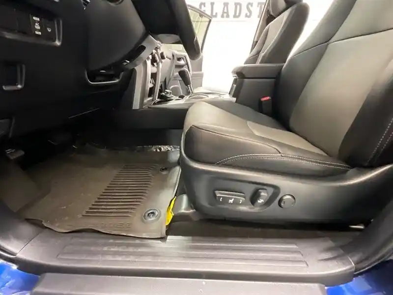 2022-toyota-4runner-sr5-for-sale-gladstone-or-34