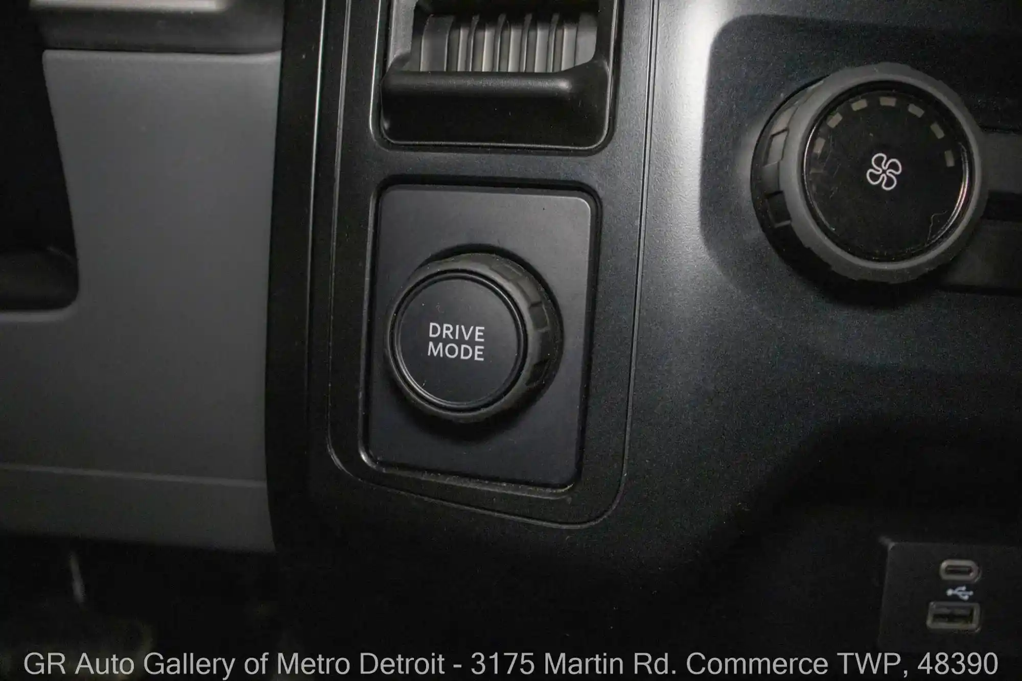 2023-ford-f-150-xl-roush-for-sale-detroit-mi-102
