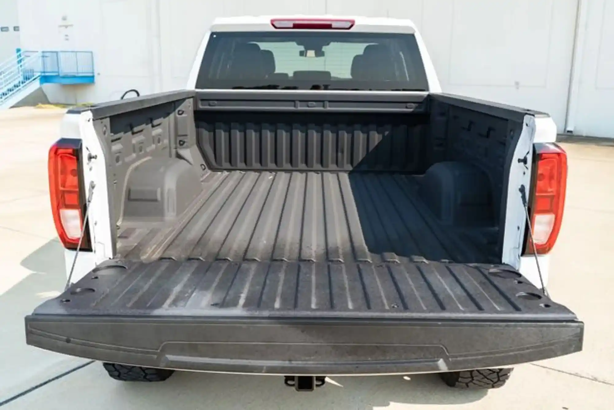 2023-gmc-sierra-1500-pro-4x4-lifted-with-upgrades-for-sale-dallas-tx-14