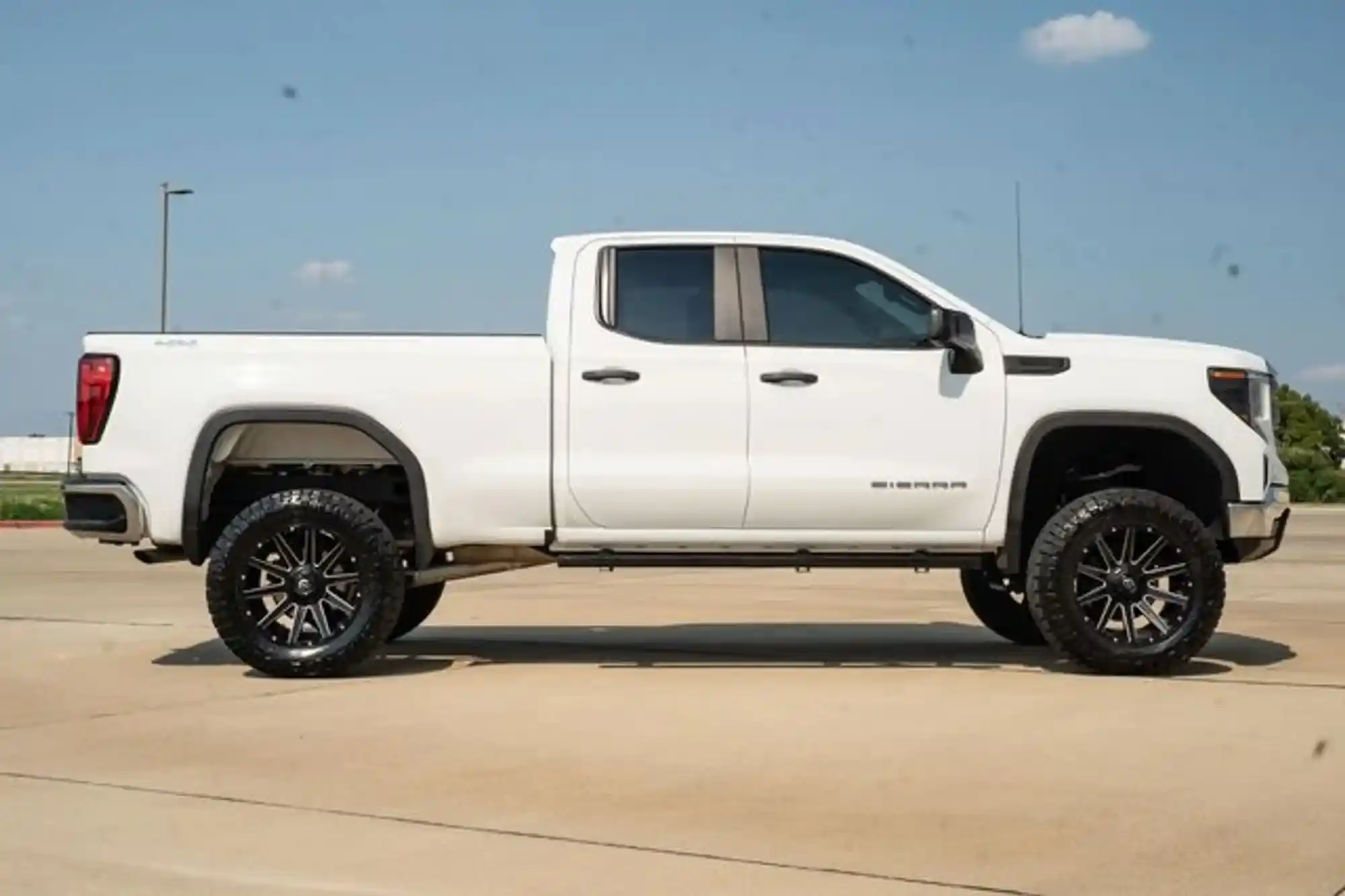 2023-gmc-sierra-1500-pro-4x4-lifted-with-upgrades-for-sale-dallas-tx-2