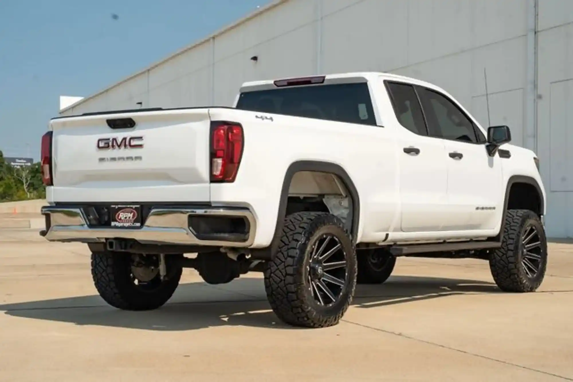 2023-gmc-sierra-1500-pro-4x4-lifted-with-upgrades-for-sale-dallas-tx-3