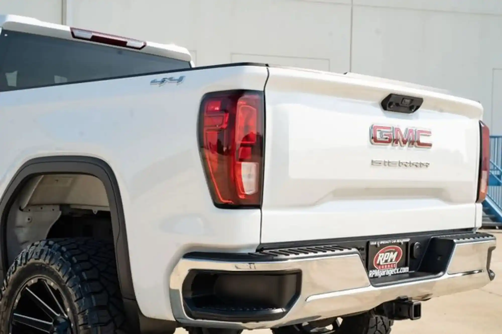 2023-gmc-sierra-1500-pro-4x4-lifted-with-upgrades-for-sale-dallas-tx-9