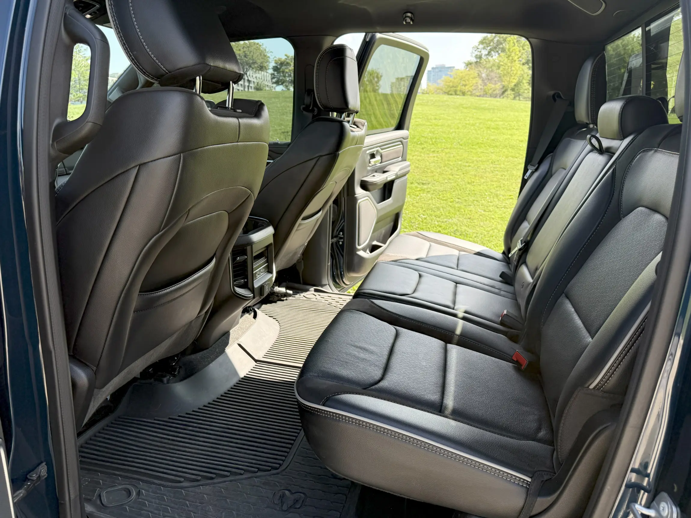 2023-ram-1500-laramie-for-sale-chicago-il-15