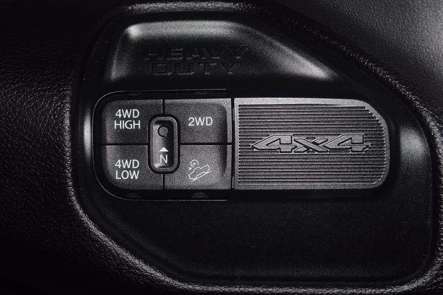 2023-ram-2500-laramie-level-b-night (11)