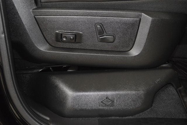 2023-ram-2500-laramie-level-b-night (13)