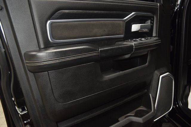2023-ram-2500-laramie-level-b-night (19)