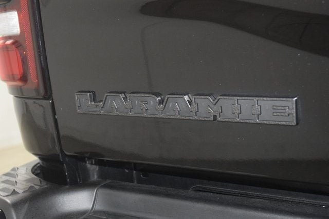 2023-ram-2500-laramie-level-b-night (26)