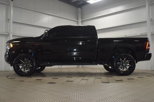 2023-ram-2500-laramie-level-b-night (35)