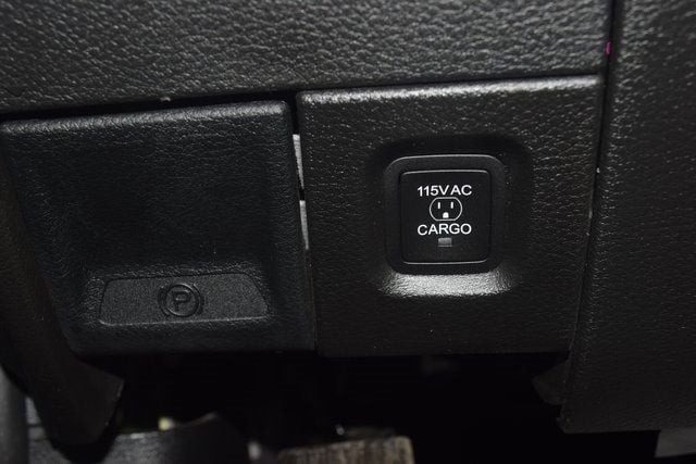 2023-ram-2500-laramie-level-b-night (4)