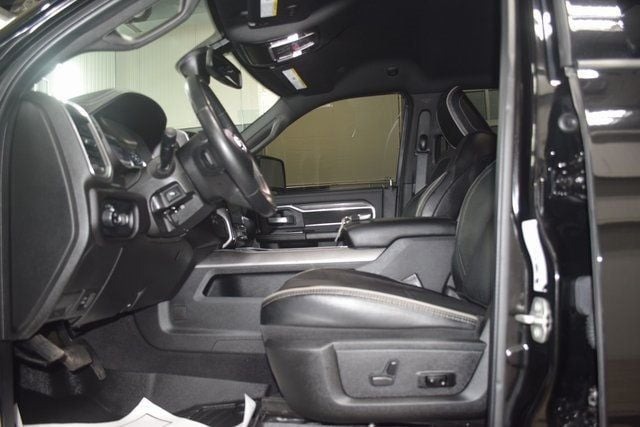 2023-ram-2500-laramie-level-b-night (9)