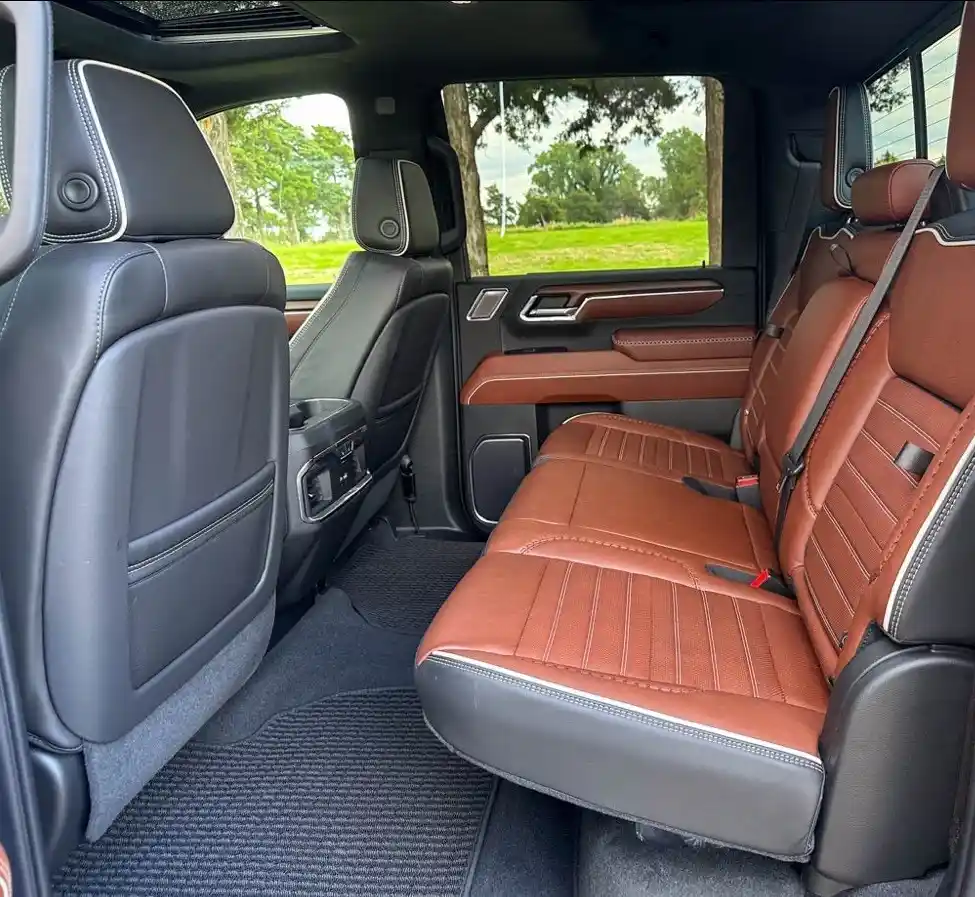 2024-GMC-Denali-Ultimate-HD-01