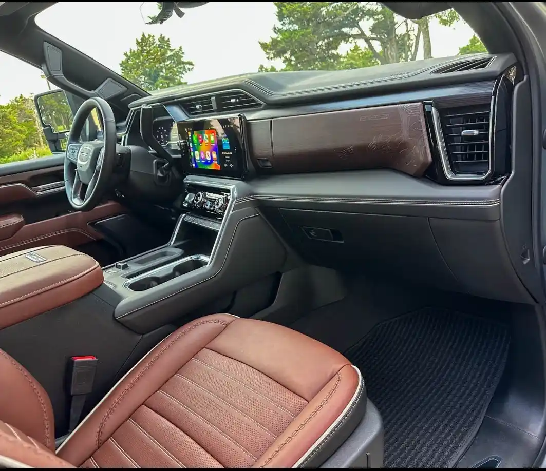 2024-GMC-Denali-Ultimate-HD-03