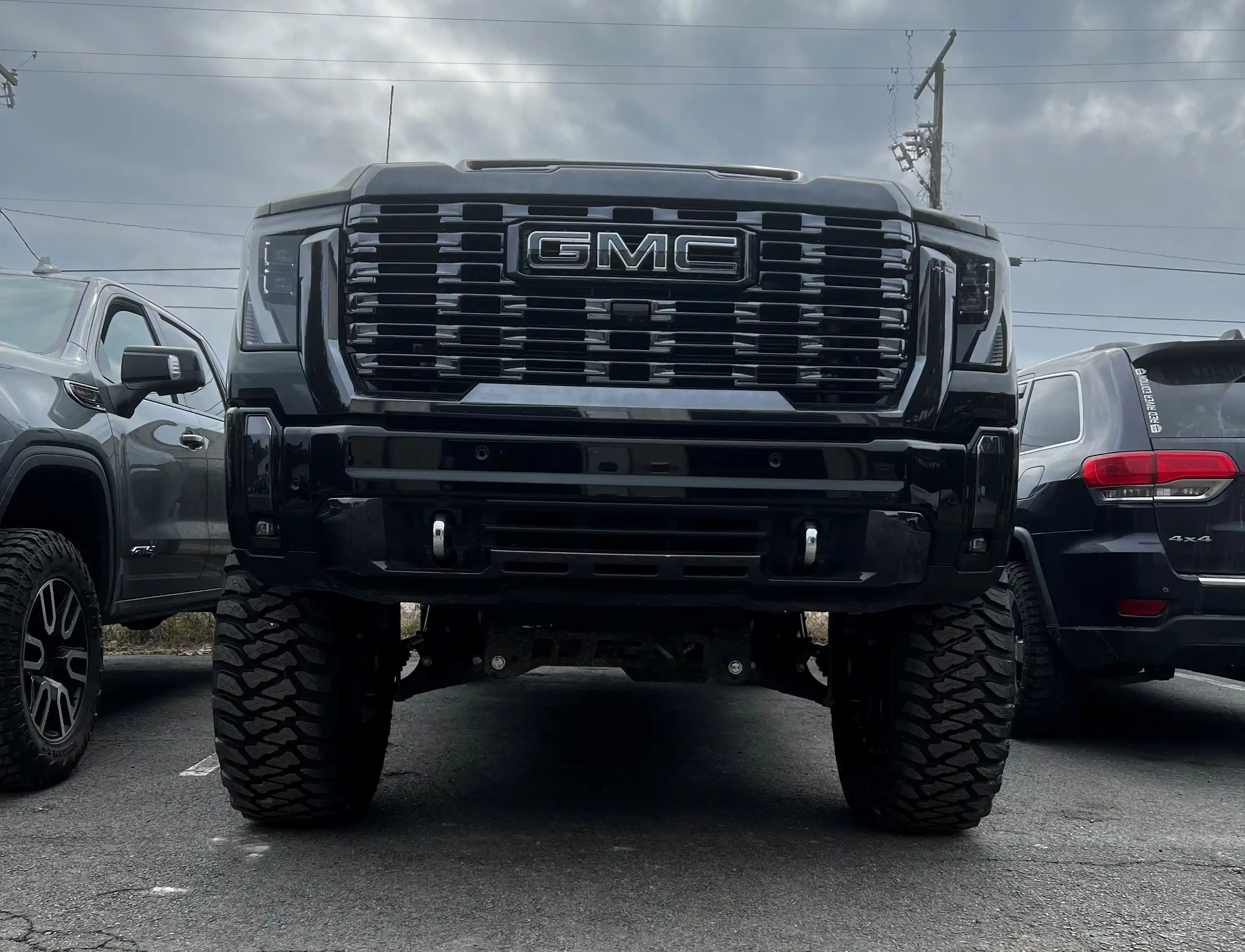2024-GMC-Denali-Ultimate-HD-05