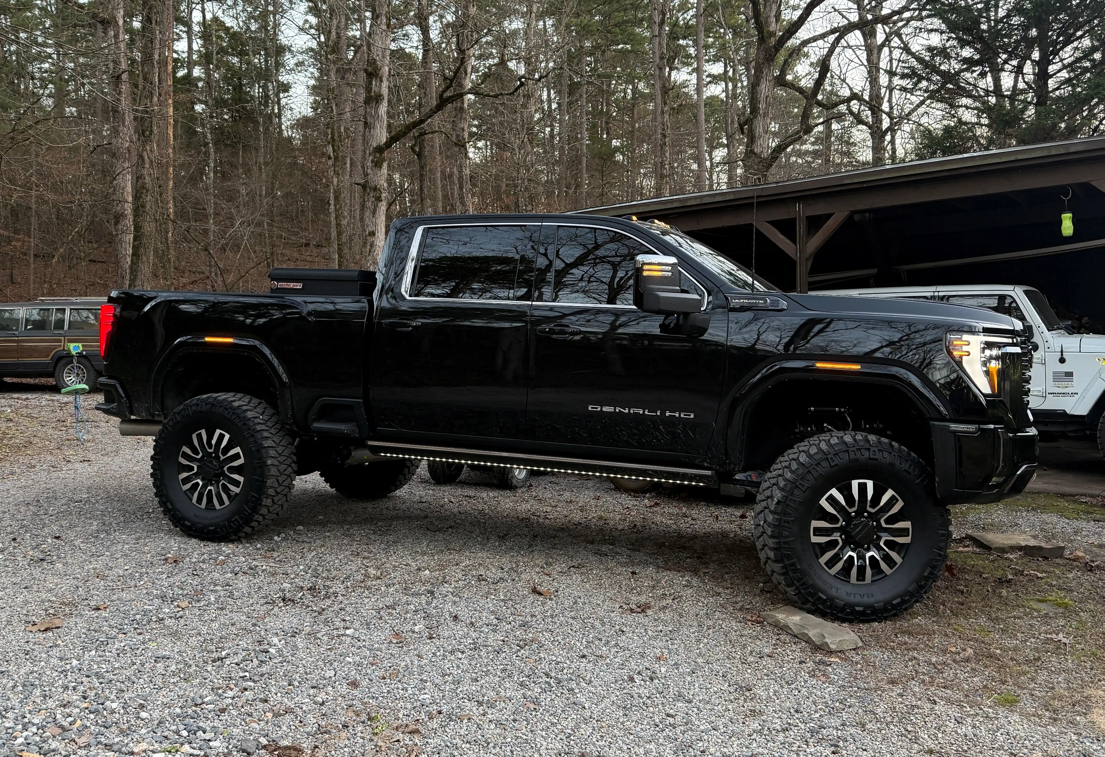 2024-GMC-Denali-Ultimate-HD-06