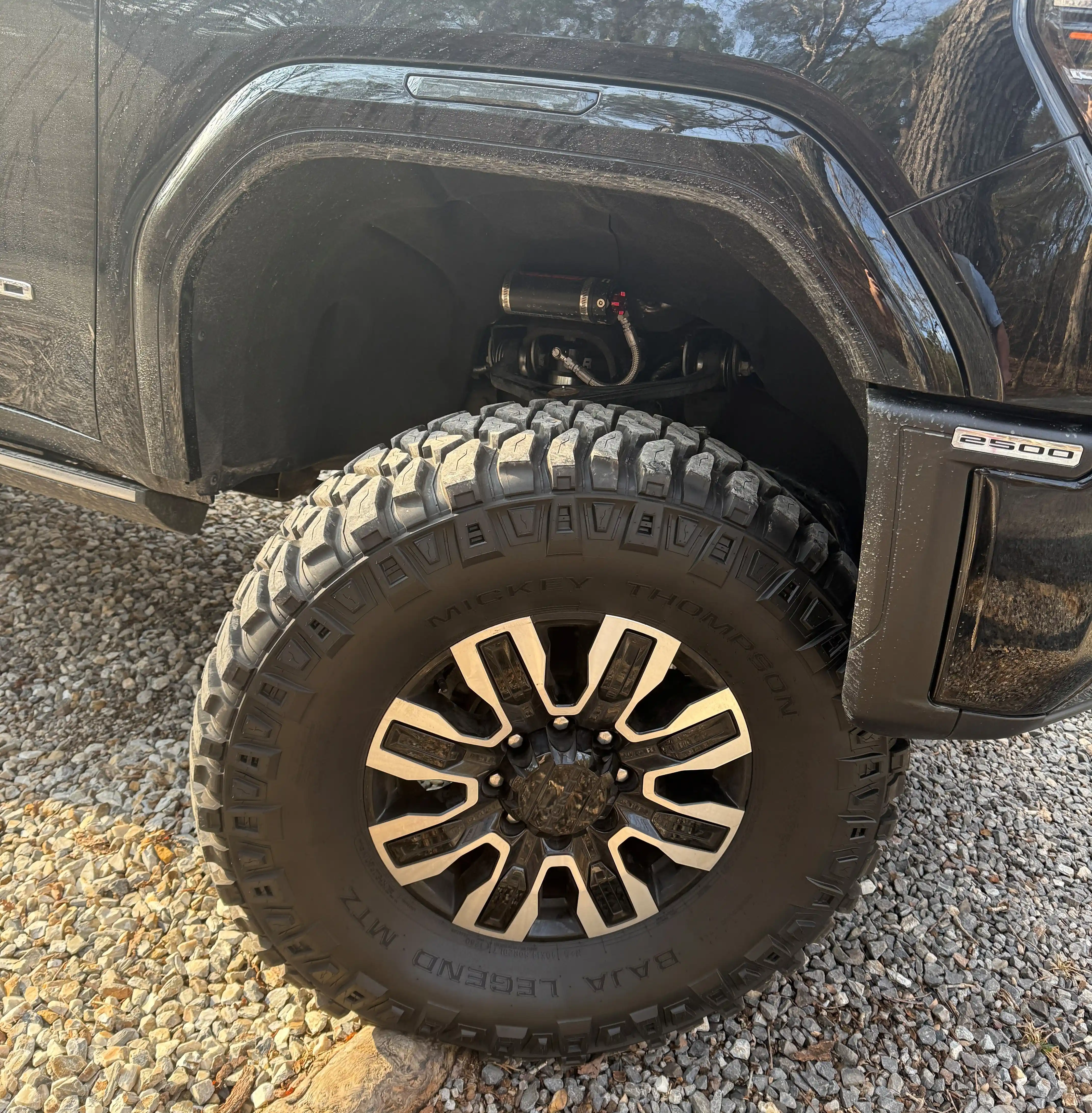2024-GMC-Denali-Ultimate-HD-08