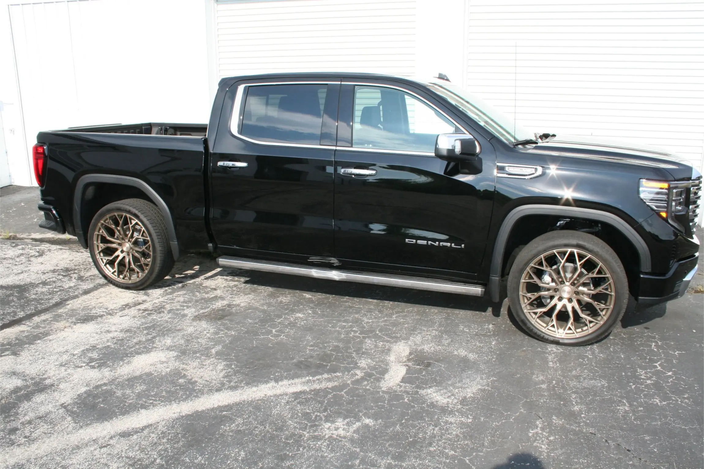 2024-gmc-sierra-1500-denali-for-sale-03
