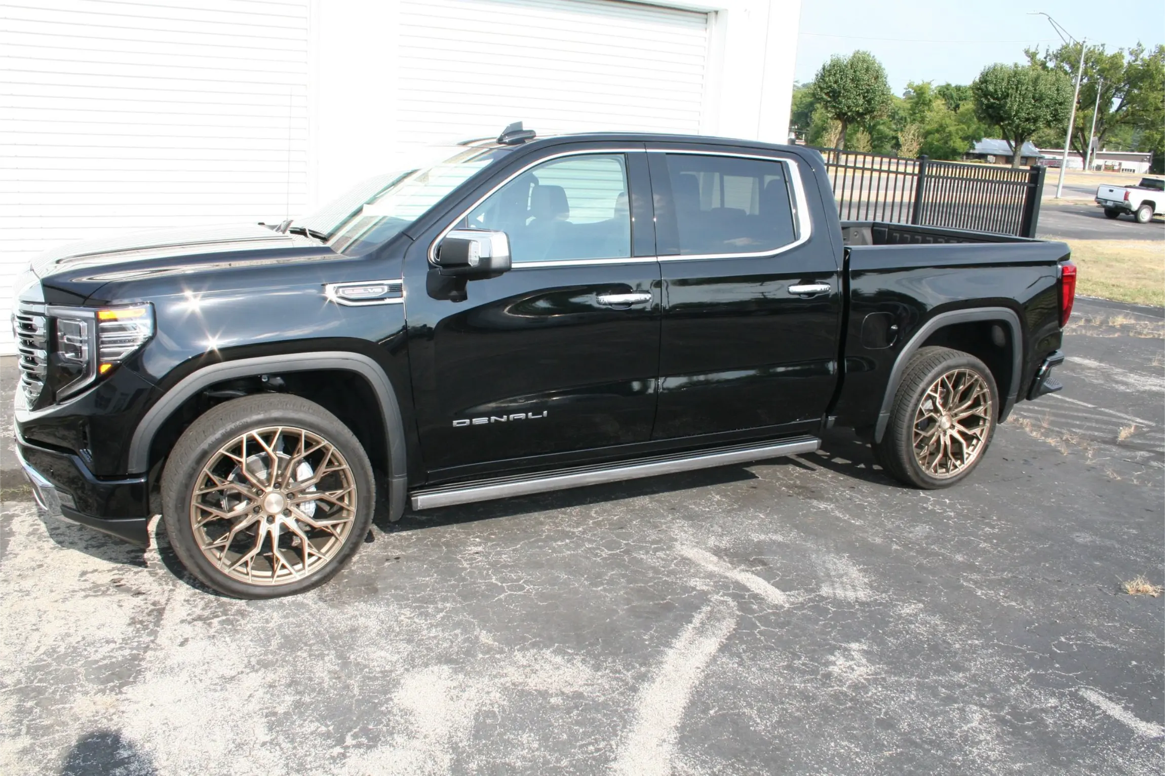 2024-gmc-sierra-1500-denali-for-sale-04