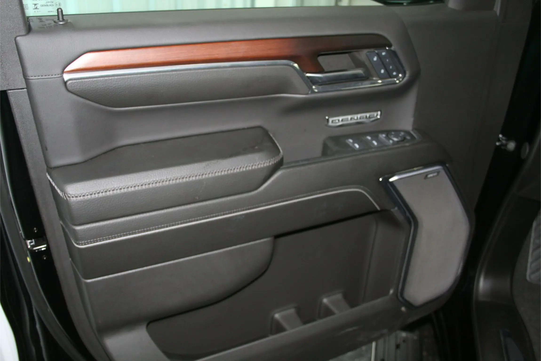 2024-gmc-sierra-1500-denali-for-sale-36