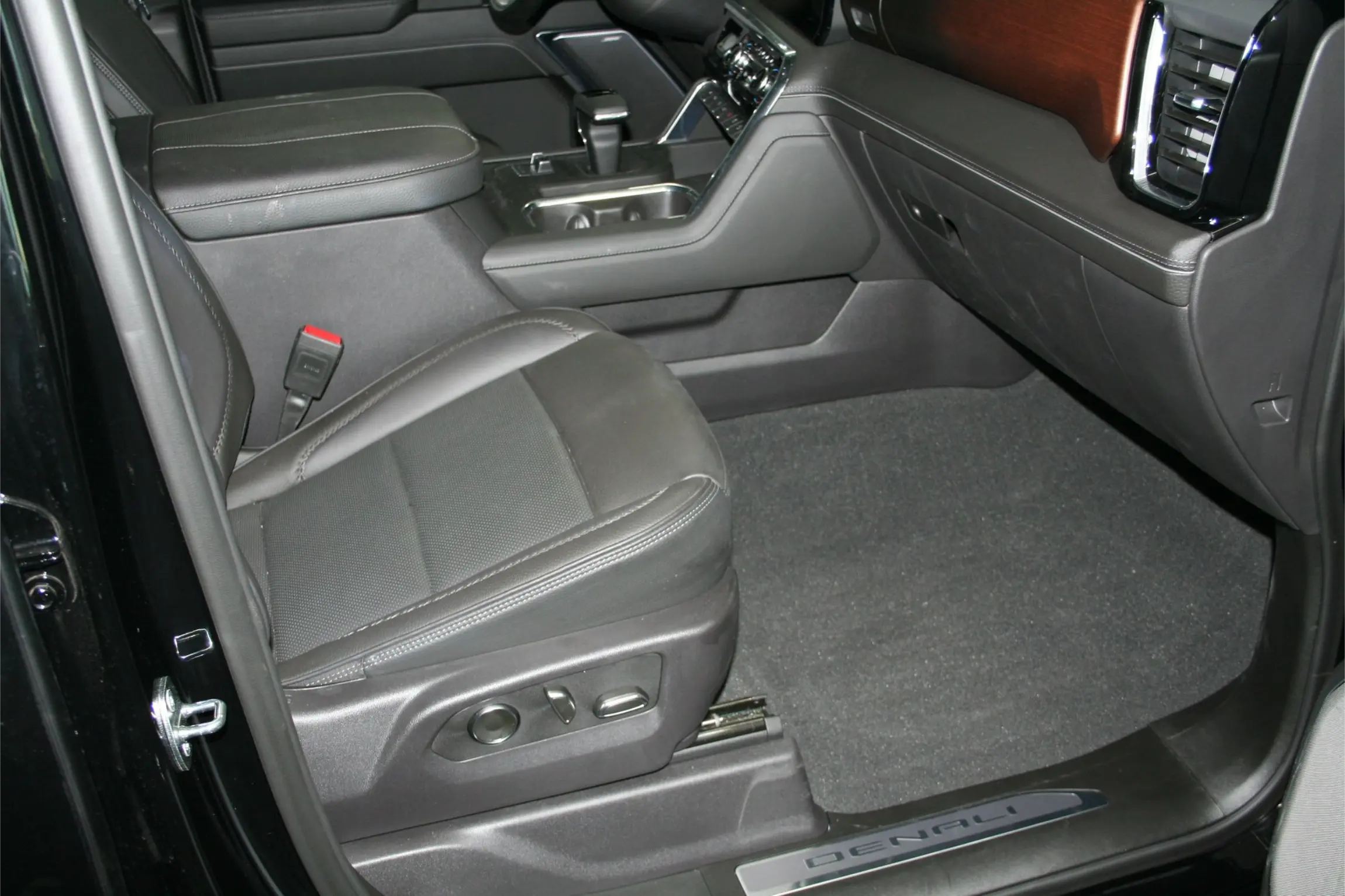 2024-gmc-sierra-1500-denali-for-sale-39