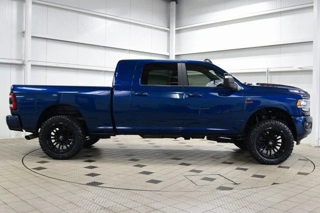 2024-ram-2500-laramie-mega-cab (36)