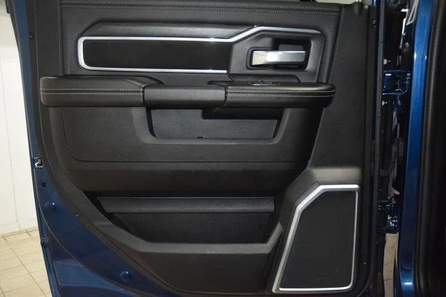 2024-ram-2500-laramie-mega-cab (5)