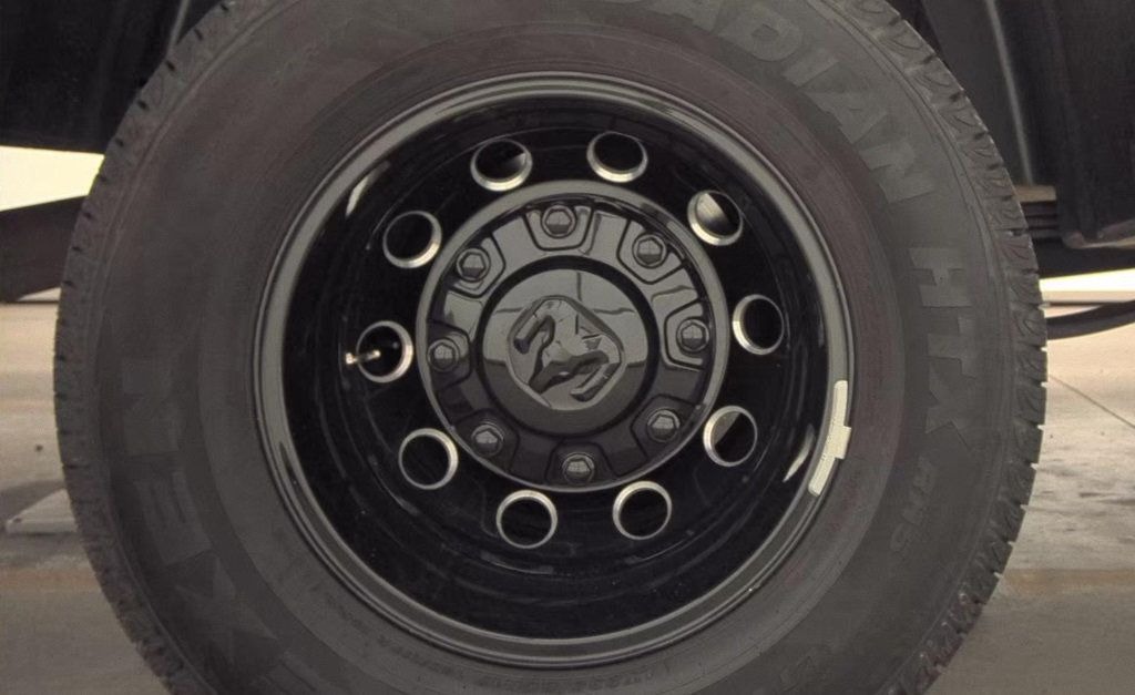 2024-ram-laramie-3500 (6)