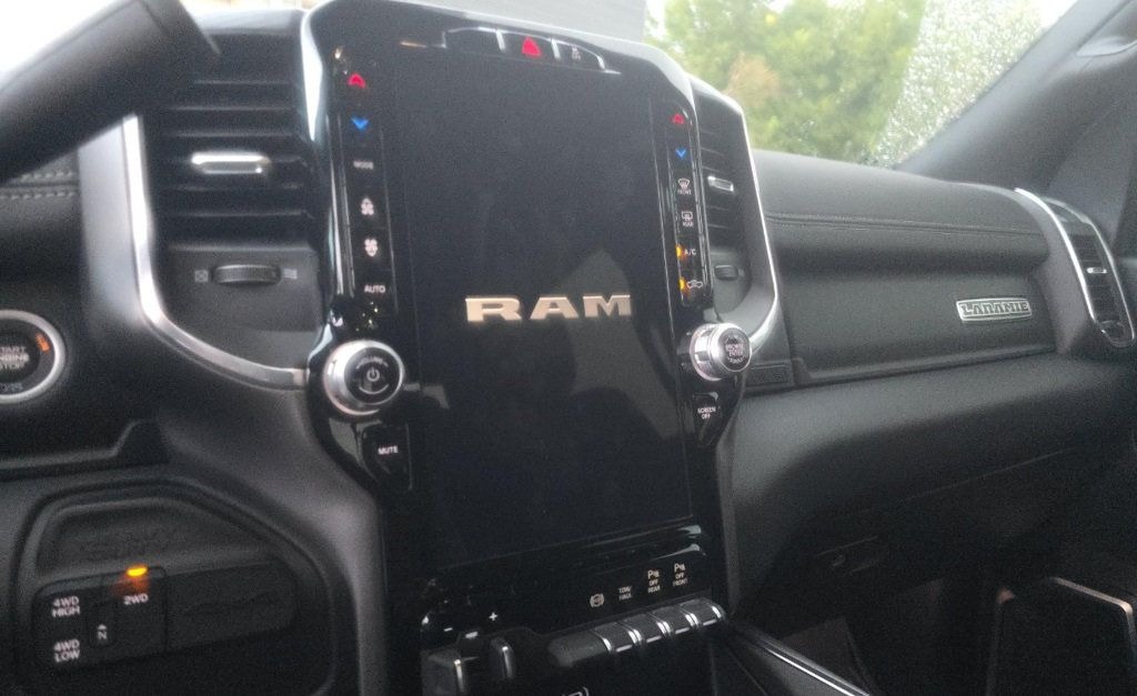 2024-ram-laramie-3500 (7)