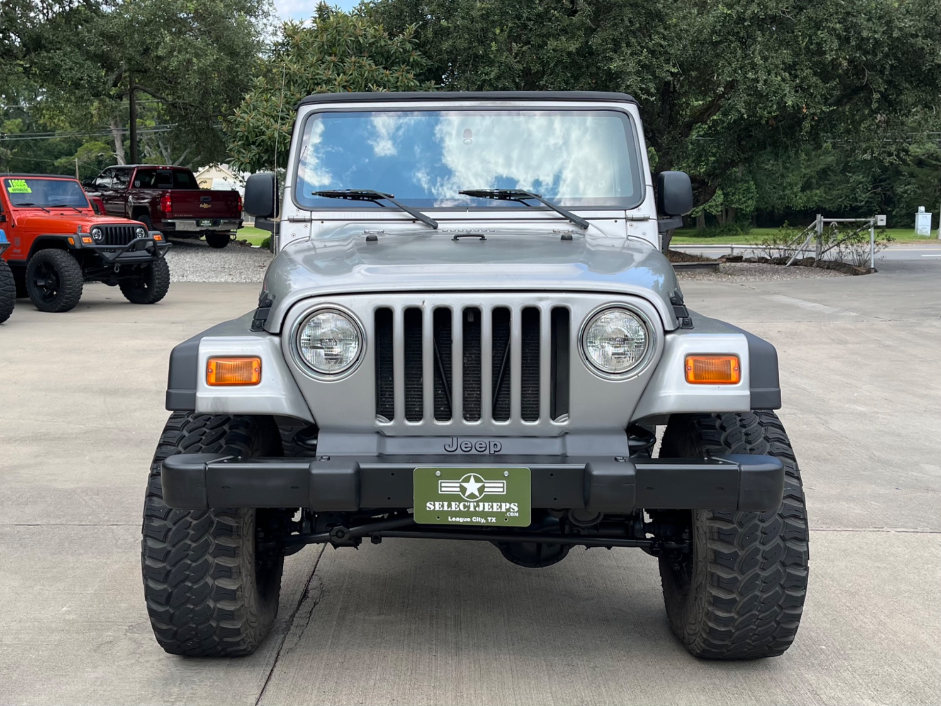 Used-2002-Jeep-Wrangler-X (1)