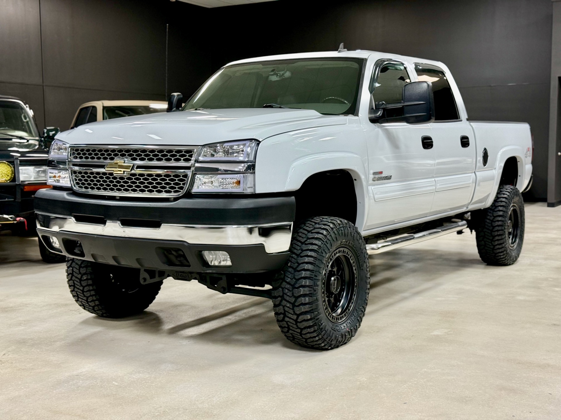 Used-2006-Chevrolet-Silverado-2500HD-DURAMAX-4X4-LT-20K-MILES-1757630259