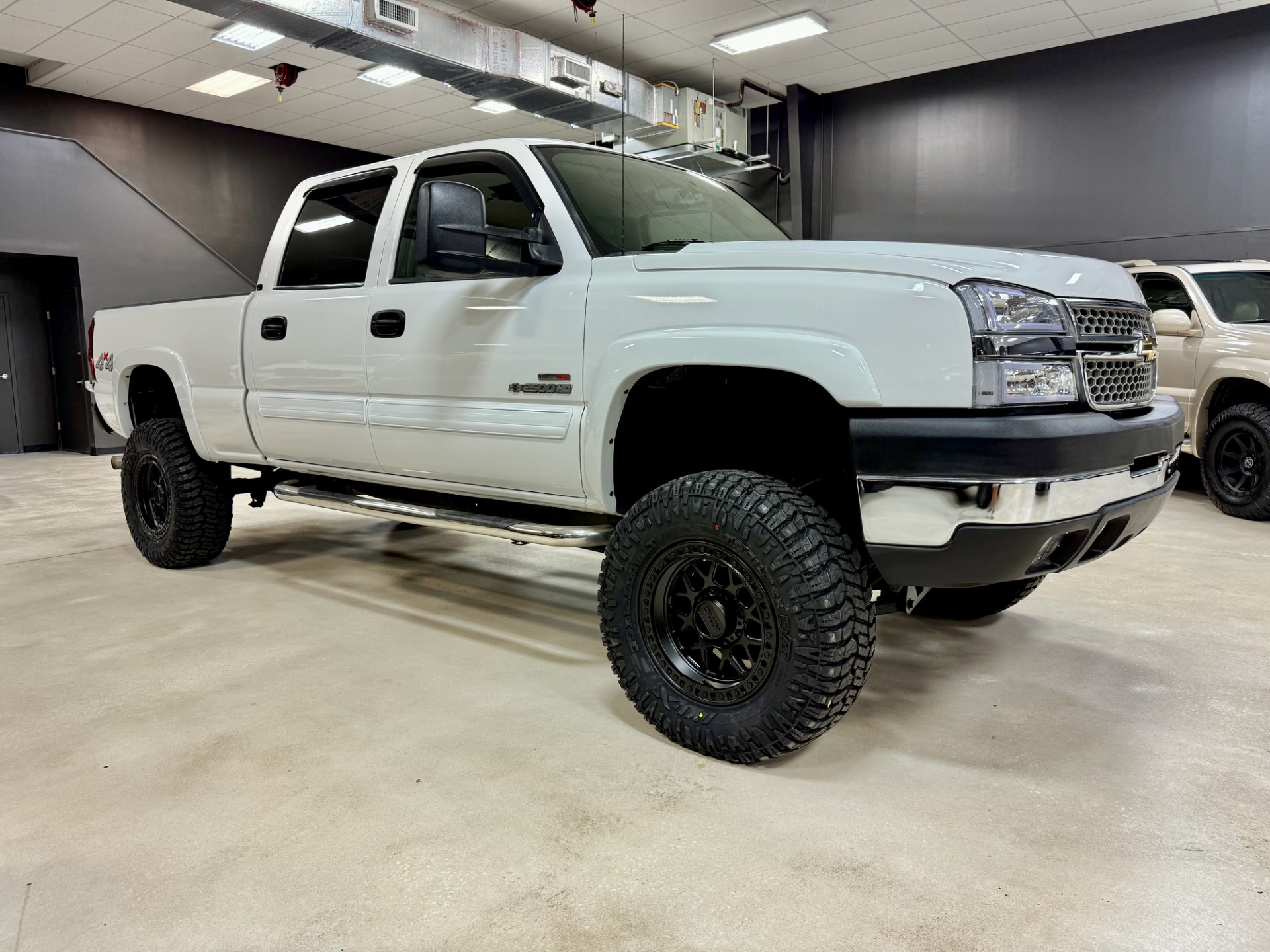 Used-2006-Chevrolet-Silverado-2500HD-DURAMAX-4X4-LT-20K-MILES-1757630262