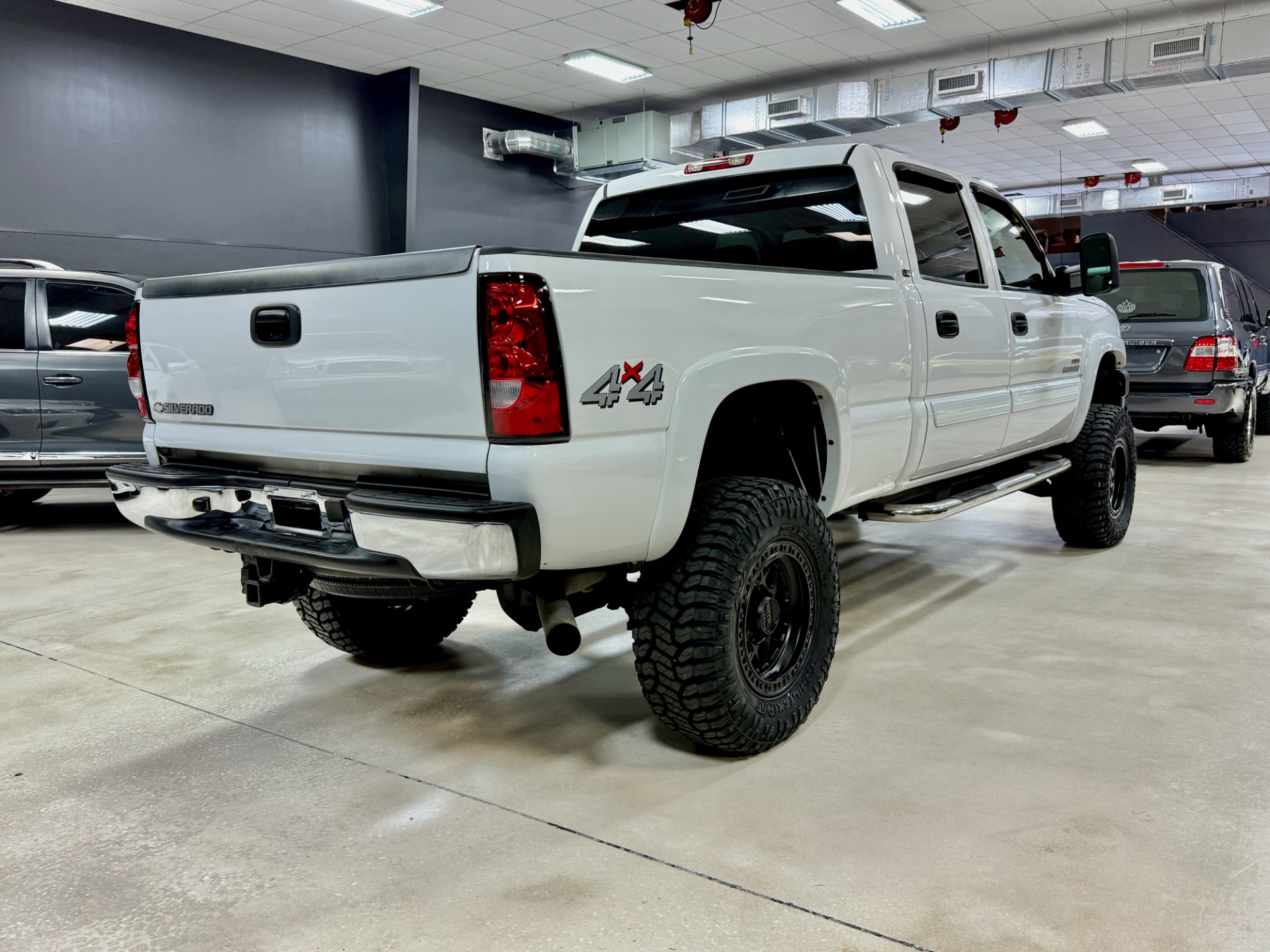 Used-2006-Chevrolet-Silverado-2500HD-DURAMAX-4X4-LT-20K-MILES-1757630263