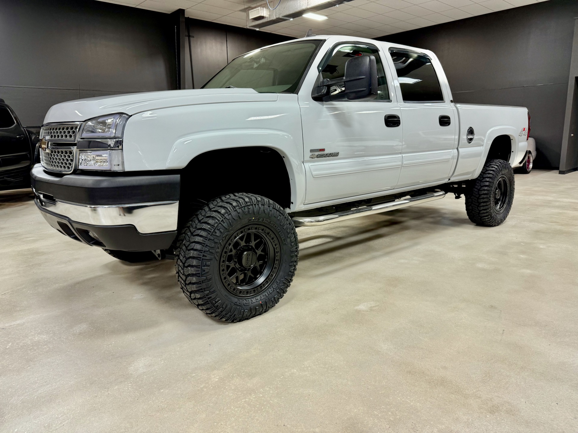 Used-2006-Chevrolet-Silverado-2500HD-DURAMAX-4X4-LT-20K-MILES-1757630265