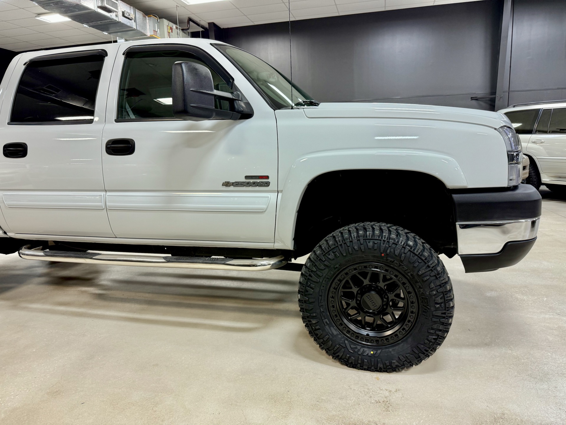 Used-2006-Chevrolet-Silverado-2500HD-DURAMAX-4X4-LT-20K-MILES-1757630267 (1)