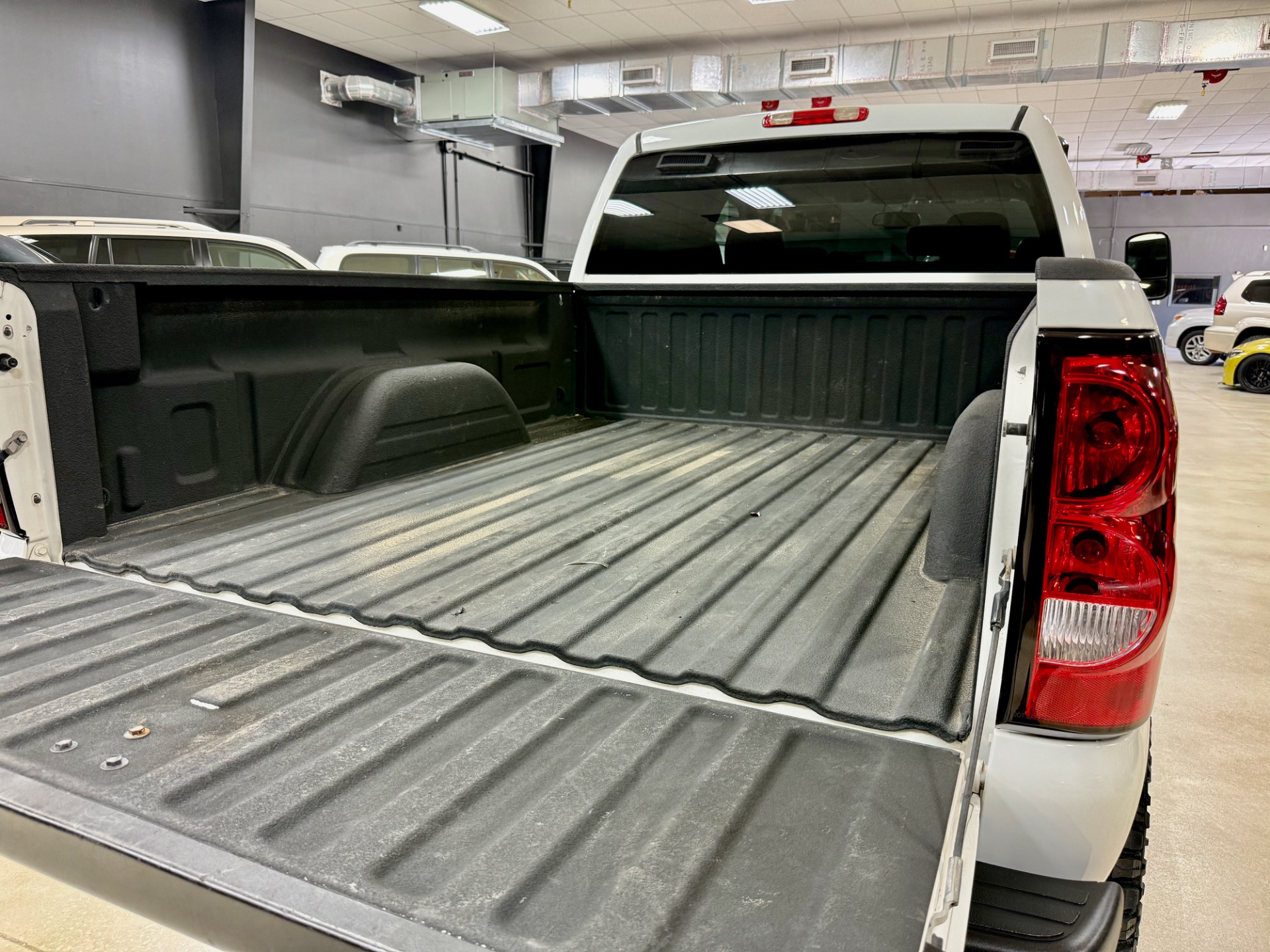 Used-2006-Chevrolet-Silverado-2500HD-DURAMAX-4X4-LT-20K-MILES-1757630271