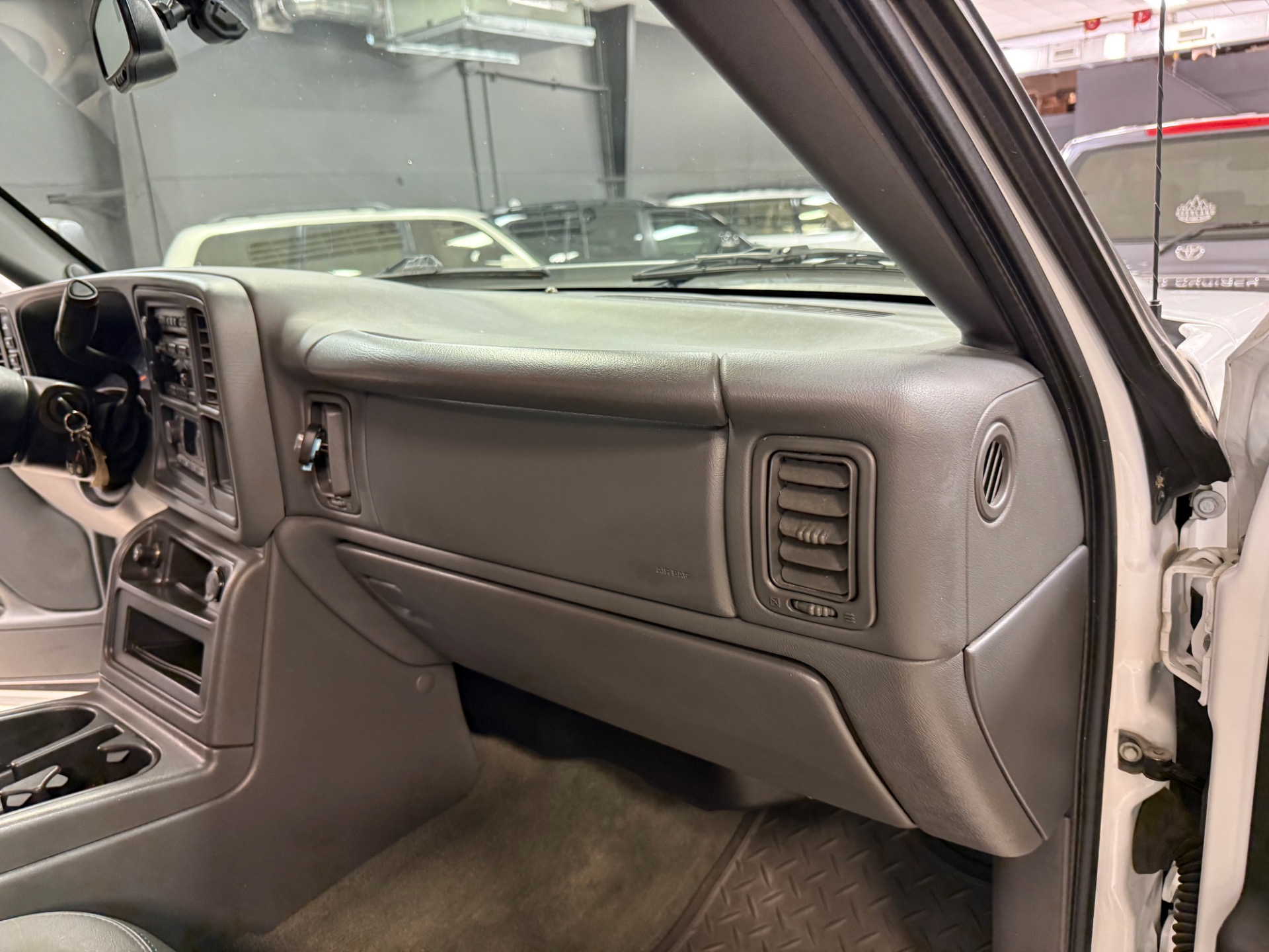 Used-2006-Chevrolet-Silverado-2500HD-DURAMAX-4X4-LT-20K-MILES-1757630274