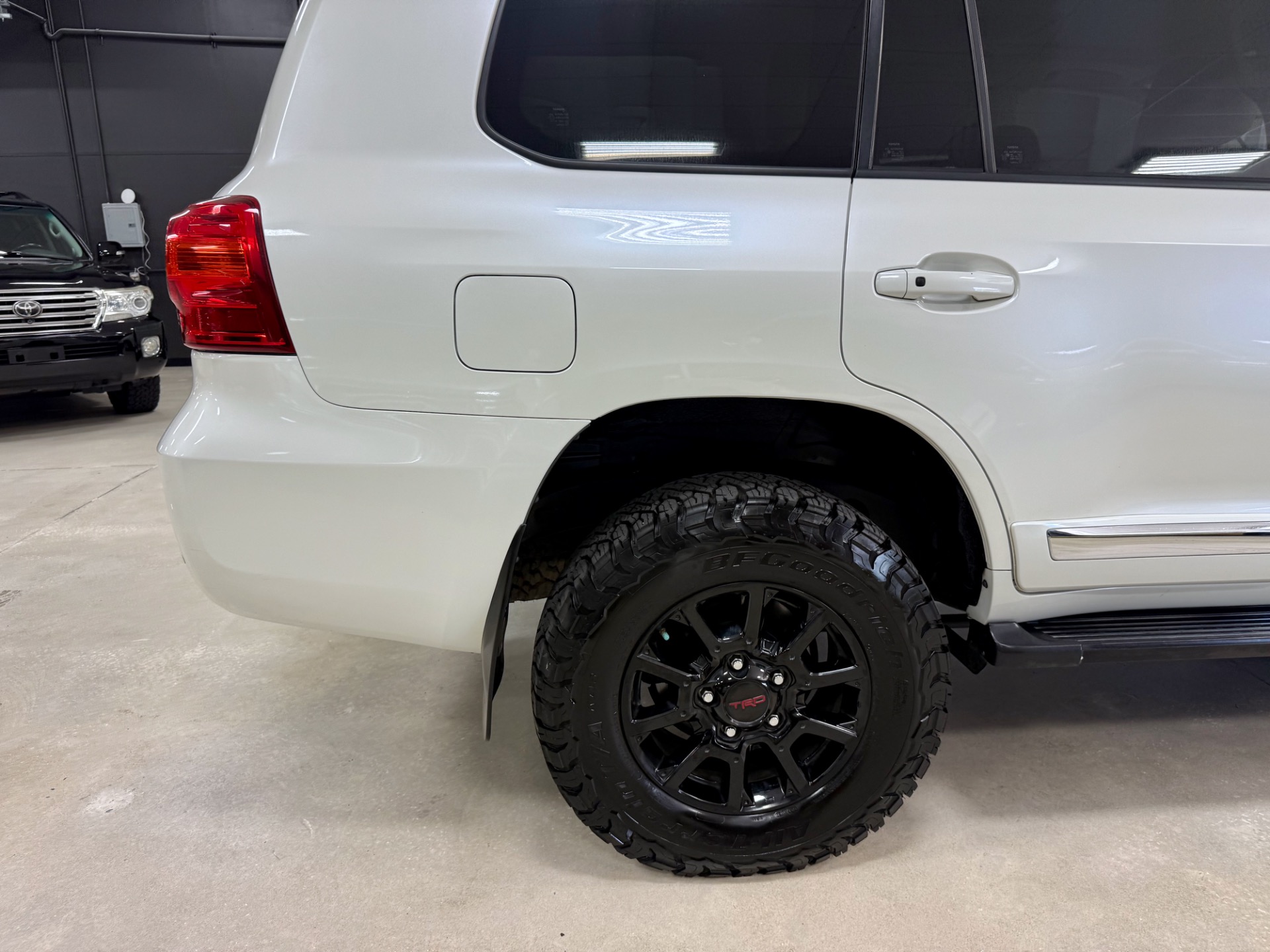 Used-2015-Toyota-Land-Cruiser-200-SERIES-EXCEPTIONAL-BUILD-1758050918