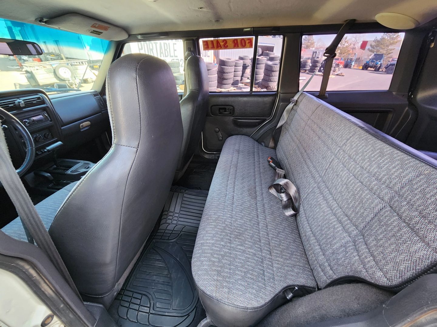 jeep-cherokee-xj-summit-offroad (1)