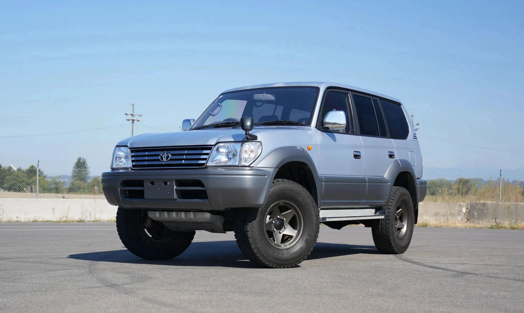 land-cruiser-prado-jdm-offroad-for-sale-01