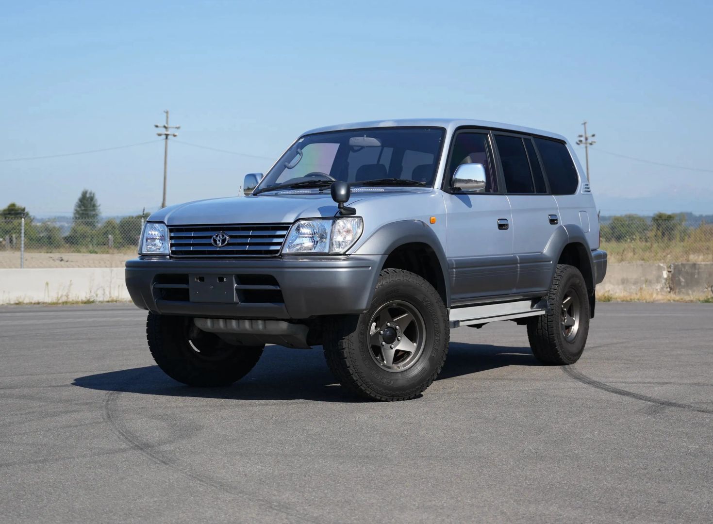 land-cruiser-prado-jdm-offroad-for-sale-02